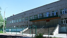 Входная группа Школа № 69.  Дзержинского,  71